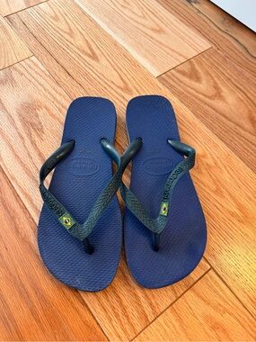 Blue Havaianas!